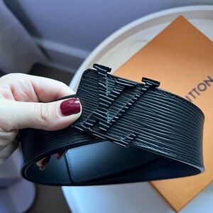 Louis Vuitton men’s belt